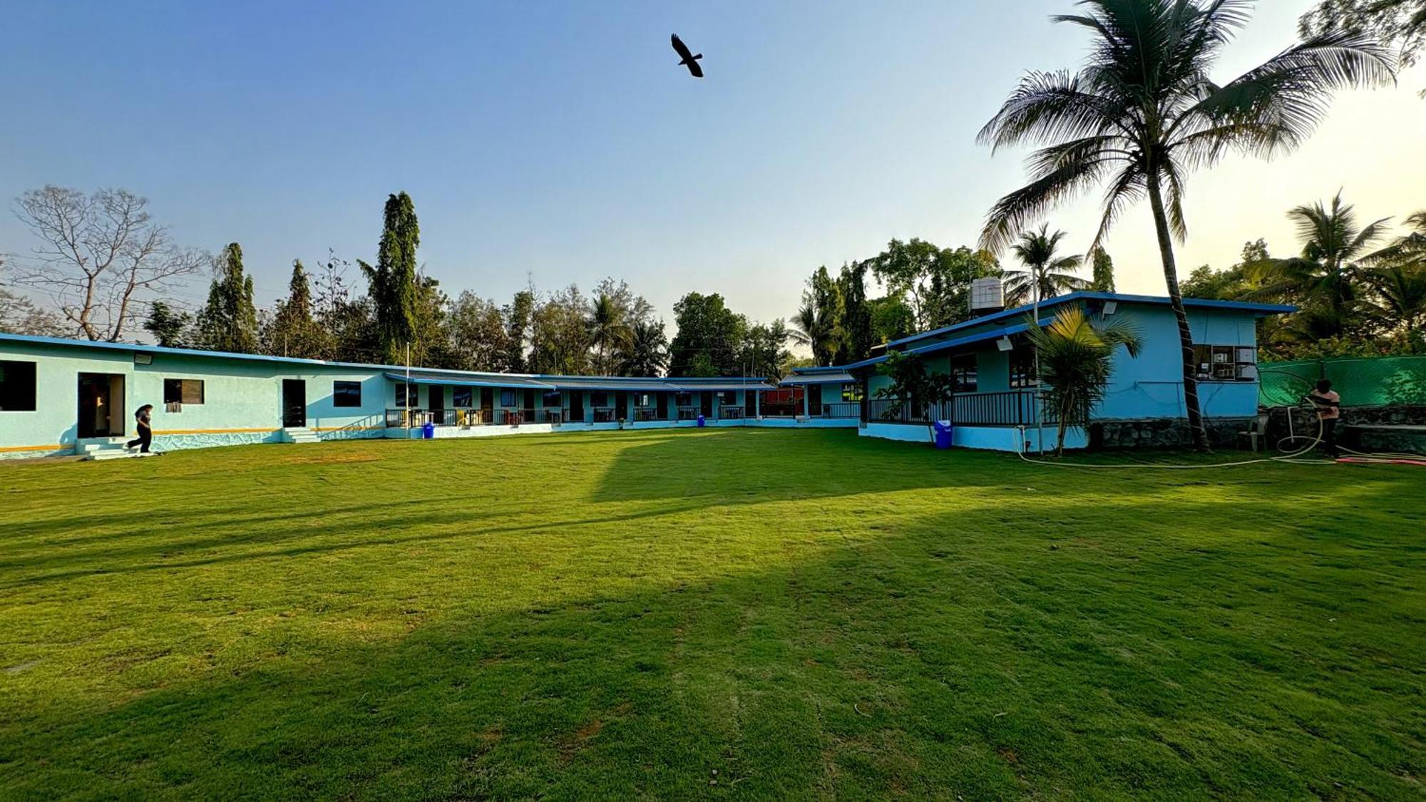 Deep Bhavani Resort Карджат Экстерьер фото